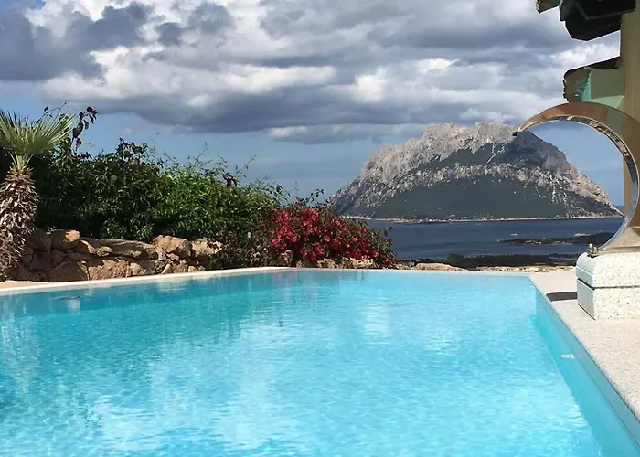 Willa Villarosa Views *